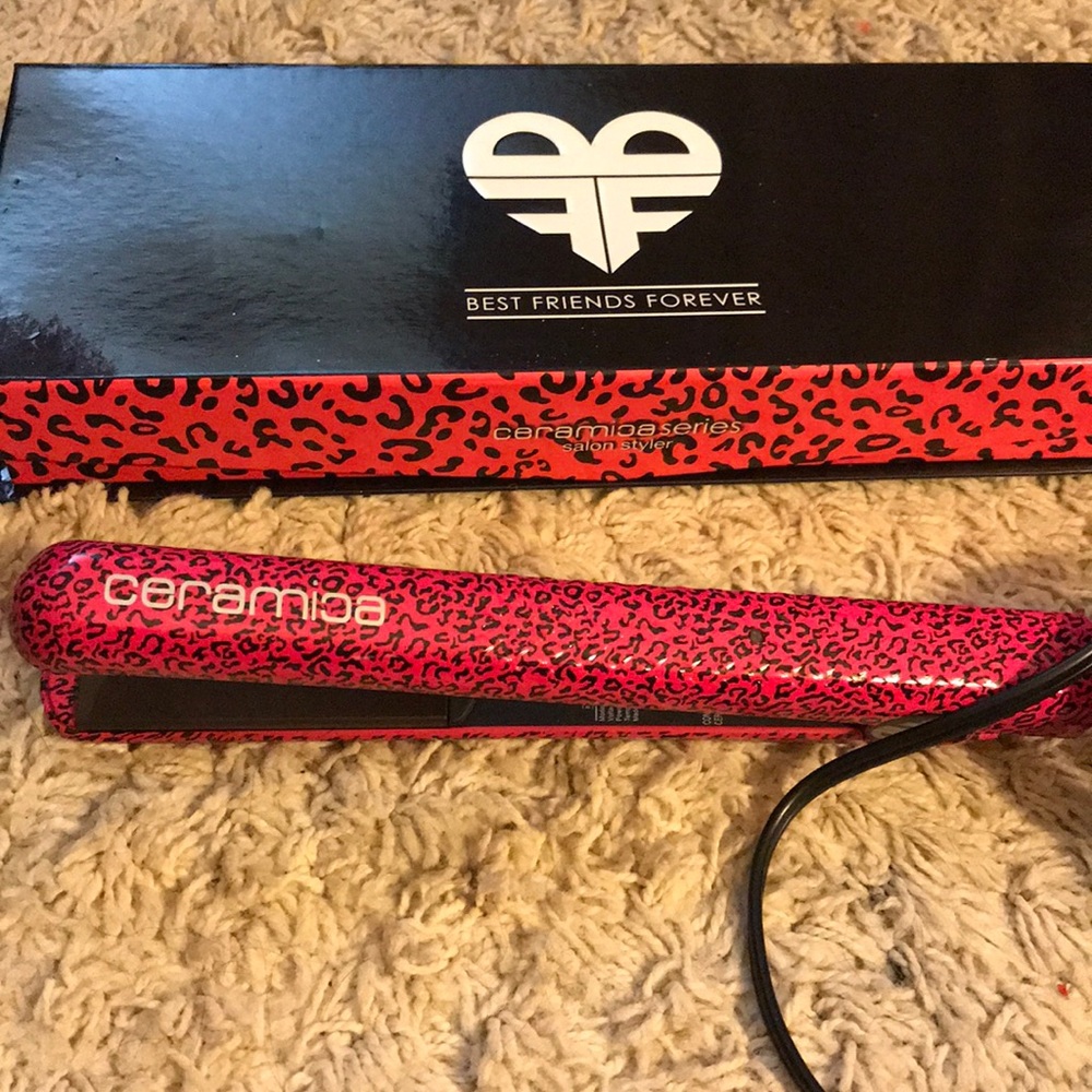 100% Ceramic professional hair straightener 1.25in